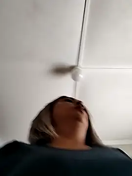 Snapshot of IndianLara chatting on 11/07/25, 09:09 IndianLara online show from 11/07/25, 09:09