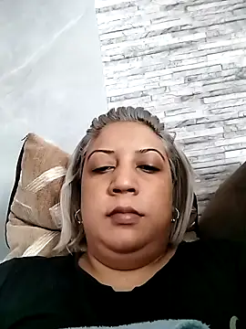 Snapshot of IndianLara chatting on 11/25/25, 04:34 IndianLara online show from 11/25/25, 04:34