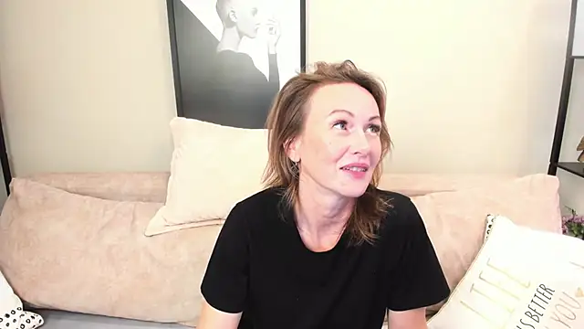 Snapshot of poniketis chatting on 10/23/25, 12:04 poniketis online show from 10/23/25, 12:04