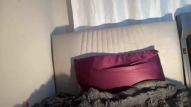 alyx  online show from 04/15/26, 07:58