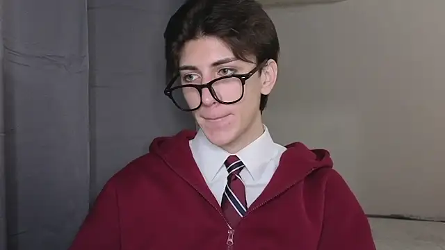 Oliver star boy  online show from 11/09/25, 06:06