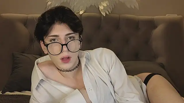 Oliver star boy  online show from 01/07/26, 03:14