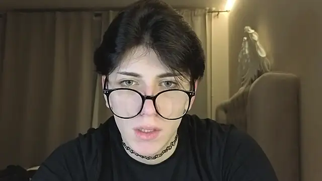 Oliver star boy  online show from 01/14/26, 04:56