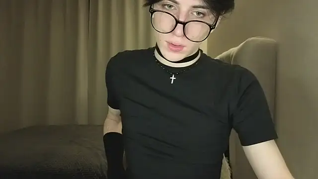 Oliver star boy  online show from 02/10/26, 05:28