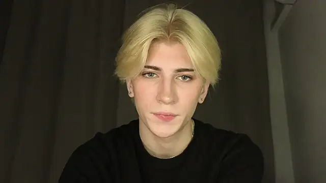 Oliver star boy  online show from 05/11/26, 05:54