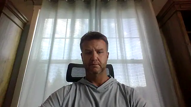 Snapshot of 45andfit1 chatting on 10/27/25, 01:48 45andfit1 online show from 10/27/25, 01:48