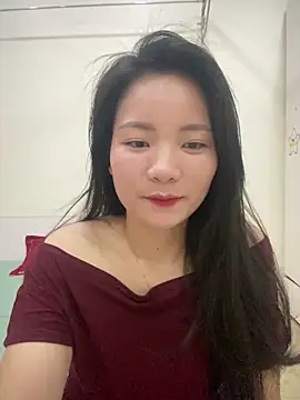 Bee Yellow00 online show from 03/31/26, 04:57