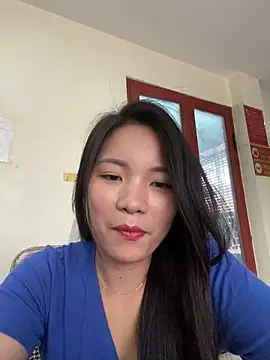 Bee Yellow00 online show from 06/04/26, 04:40