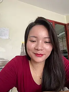 Bee Yellow00 online show from 07/29/26, 01:48