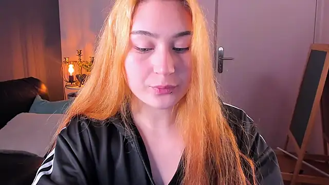 Snapshot of LilytLuu chatting on 11/25/25, 10:59 LilytLuu online show from 11/25/25, 10:59