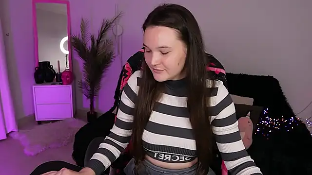 Snapshot of NikolFelix chatting on 10/27/25, 03:05 NikolFelix online show from 10/27/25, 03:05