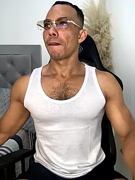 Snapshot of jony_Oconnor chatting on 01/08/26, 12:18 jony Oconnor online show from 01/08/26, 12:18