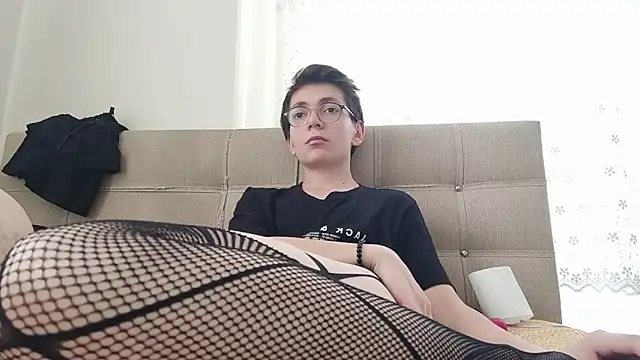 Snapshot of minikkdunyam chatting on 11/03/25, 12:28 minikkdunyam online show from 11/03/25, 12:28