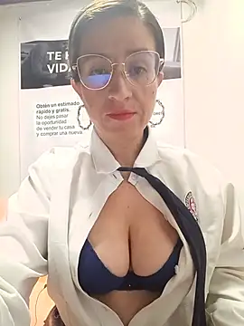 Valentina--1 online show from 05/16/26, 10:36
