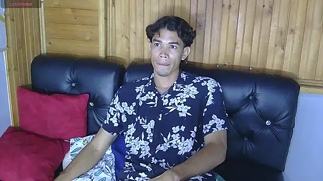 JackLauree online show from 10/30/25, 12:01