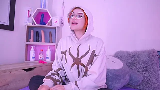 Snapshot of celeste_blazze_ chatting on 11/06/25, 02:18 celeste blazze online show from 11/06/25, 02:18