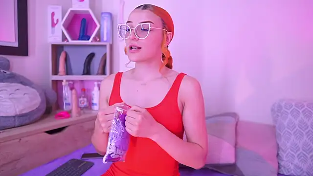 Snapshot of celeste_blazze_ chatting on 11/13/25, 04:28 celeste blazze online show from 11/13/25, 04:28