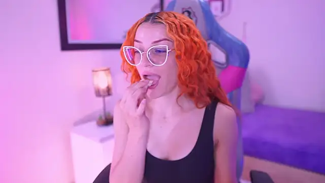 Snapshot of celeste_blazze_ chatting on 11/27/25, 02:30 celeste blazze online show from 11/27/25, 02:30