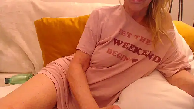 susylux online show from 12/23/25, 12:08