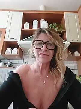 susylux online show from 04/21/26, 04:34