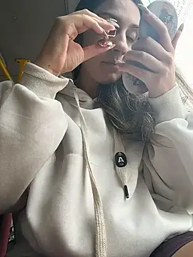 sarah honey   online show from 11/24/25, 03:01