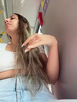 sarah honey   online show from 12/22/25, 03:09