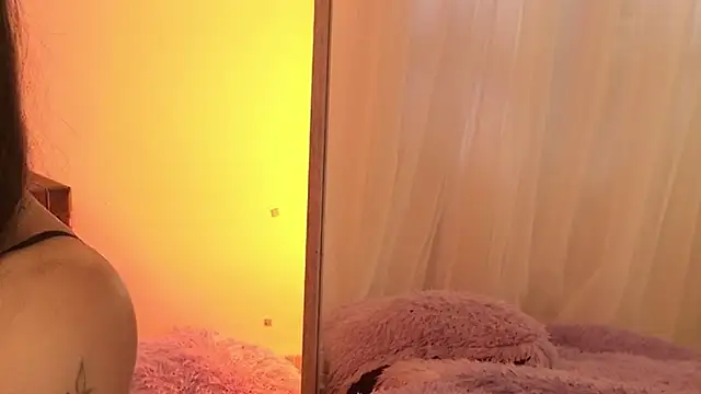 ISA NIXON online show from 04/17/26, 09:07