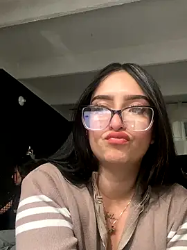 Kloe Novoa online show from 11/22/25, 12:42