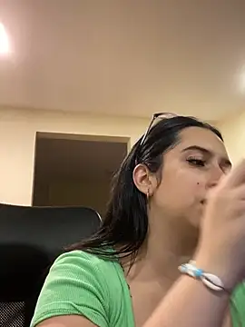 Kloe Novoa online show from 03/18/26, 12:30