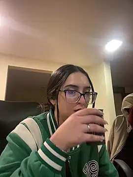 Kloe Novoa online show from 03/24/26, 12:10