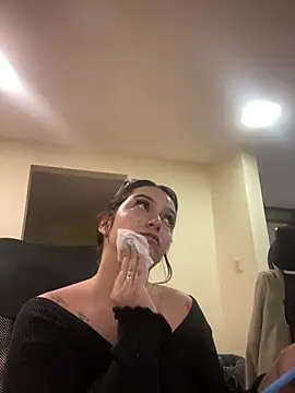 Kloe Novoa online show from 04/07/26, 01:33