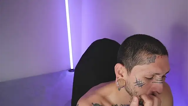 TokyoHatsumoto online show from 02/22/26, 10:52