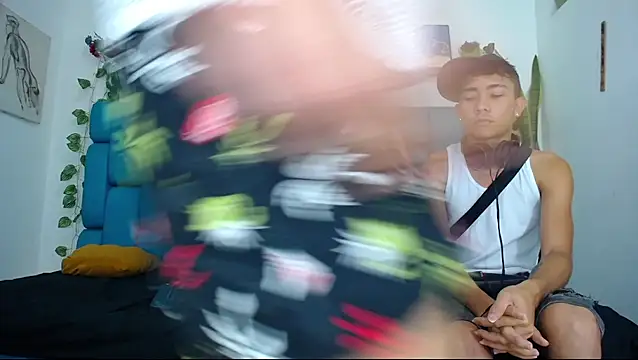 Hot Boys Latinos X online show from 01/13/26, 05:07