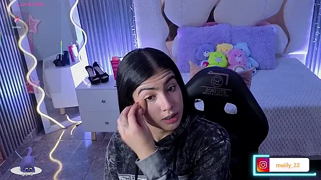 MAIILY TAY online show from 02/11/26, 12:10