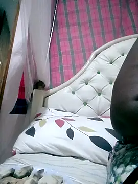 Snapshot of FaithMatsane chatting on 10/31/25, 02:51 FaithMatsane online show from 10/31/25, 02:51