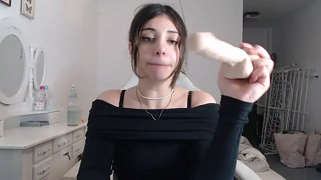 Snapshot of bellefleurrr chatting on 07/09/26, 12:15 bellefleurrr online show from 07/09/26, 12:15