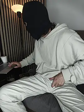 findomhot online show from 12/13/25, 10:04