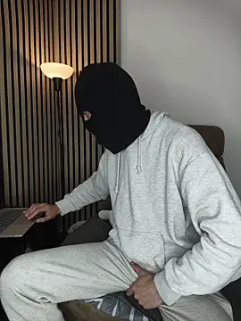 findomhot online show from 12/18/25, 06:03