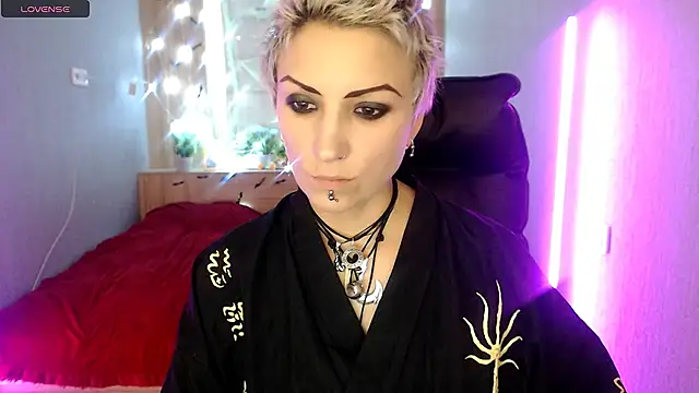 Sweet-n-Strong online show from 11/18/25, 01:04