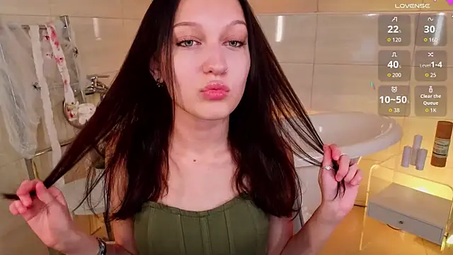 Snapshot of EclipSeaa chatting on 11/01/25, 11:01 EclipSeaa online show from 11/01/25, 11:01