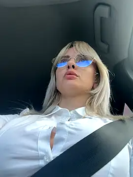 blondegirlx online show from 10/28/25, 11:36