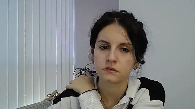 Snapshot of StellaAnia chatting on 10/29/25, 09:33 StellaAnia online show from 10/29/25, 09:33