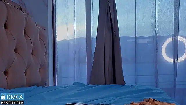 eva delight  online show from 11/11/25, 11:10