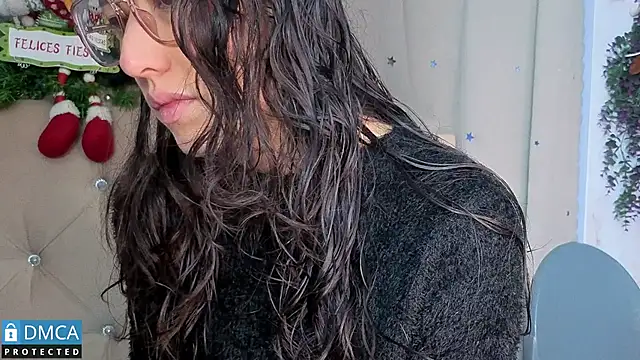 eva delight  online show from 12/05/25, 11:08