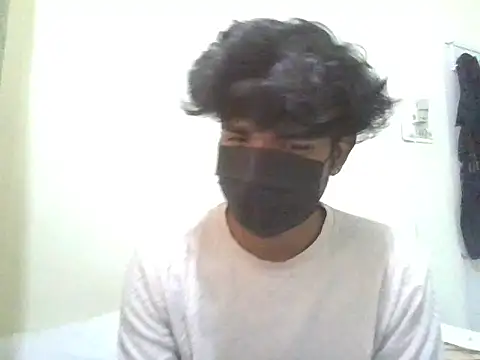 Snapshot of kriZ08 chatting on 05/16/26, 06:21 kriZ08 online show from 05/16/26, 06:21