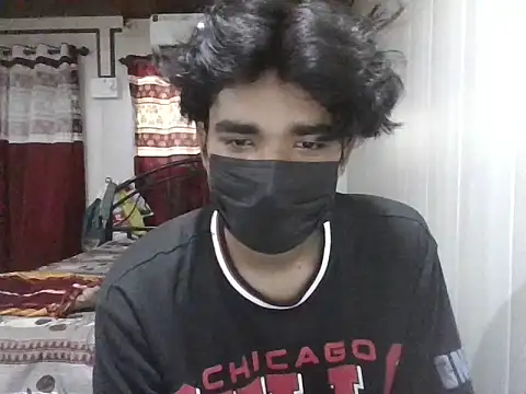 Snapshot of kriZ08 chatting on 06/19/26, 10:19 kriZ08 online show from 06/19/26, 10:19