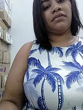 Snapshot of lovecarolyne chatting on 10/27/25, 02:54 lovecarolyne online show from 10/27/25, 02:54