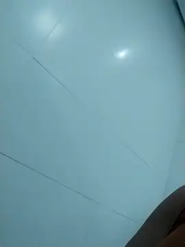 Snapshot of lovecarolyne chatting on 11/04/25, 04:39 lovecarolyne online show from 11/04/25, 04:39