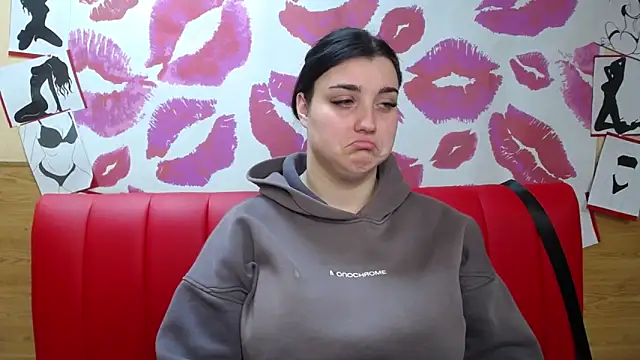 Snapshot of ScarletCargo chatting on 11/18/25, 06:07 ScarletCargo online show from 11/18/25, 06:07