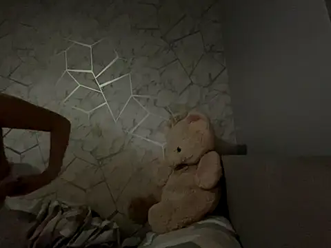 rosie-hipstergal online show from 11/30/25, 10:25